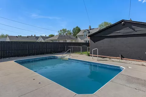 Exterior - 2315 Beatrice St, Springfield, OH 45503 photo 8 of 10
