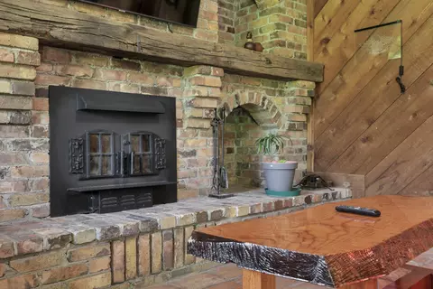 Living - 1425 County Road 1688, Mansfield, OH 44903 photo 3 of 7