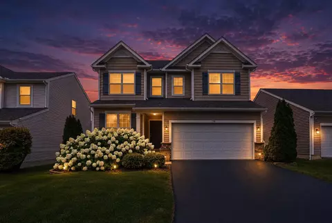 719 Flowering Cherry Ct, Blacklick, OH 43004