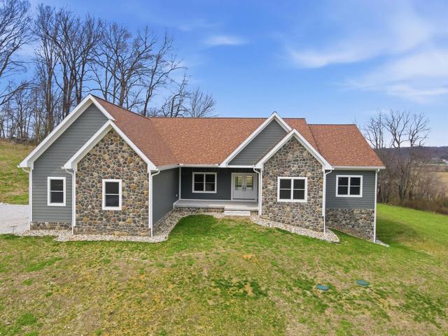 3597 Country Club Rd SW, Lancaster, OH 43130
