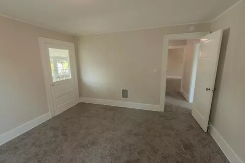 Bedroom - 368 E Madison Ave, Springfield, OH 45503 photo 4 of 8