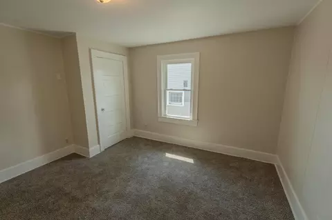 Bedroom - 368 E Madison Ave, Springfield, OH 45503 photo 5 of 8