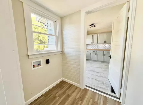 Entry Way - 368 E Madison Ave, Springfield, OH 45503 photo 6 of 6