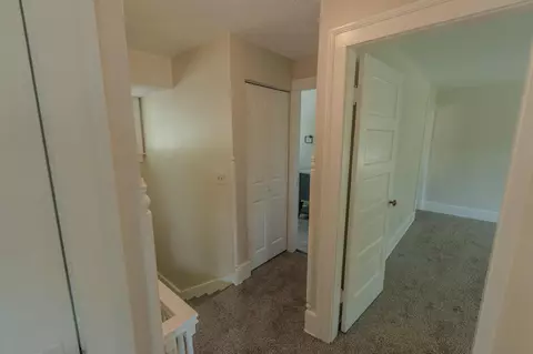Entry Way - 368 E Madison Ave, Springfield, OH 45503 photo 5 of 6