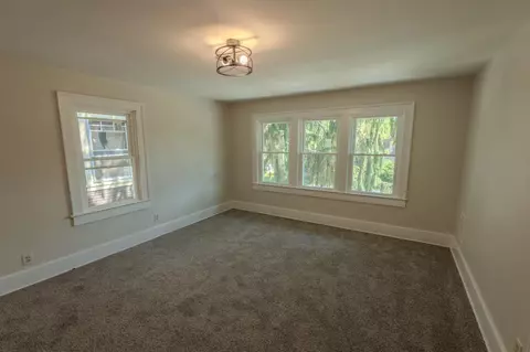 Bedroom - 368 E Madison Ave, Springfield, OH 45503 photo 6 of 8
