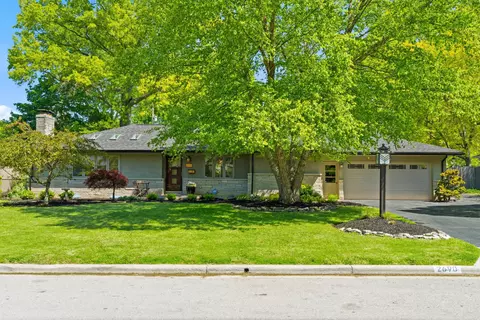 2690 Donna Dr, Columbus, OH 43220