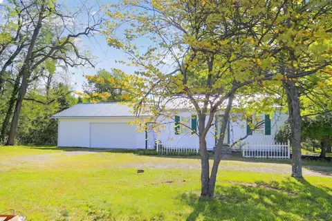 14222 Monroe Mills Rd, Howard, OH 43028