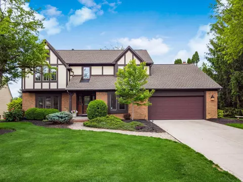 8638 Davington Dr, Dublin, OH 43017