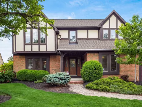 8638 Davington Dr, Dublin, OH 43017