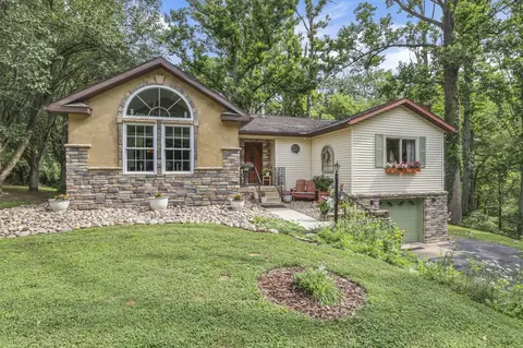225 Sebaugh Dr, Zanesville, OH 43701