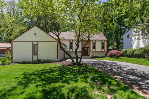 1815 Red Fern Dr, Columbus, OH 43229
