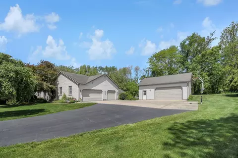 164 Canyon Villa Dr, Hebron, OH 43025