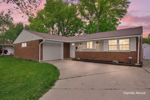 5598 Santiago Dr, Westerville, OH 43081