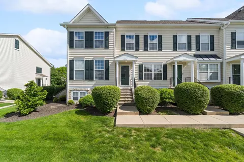 7274 Colonial Affair Dr #11, New Albany, OH 43054