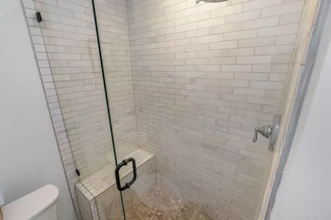 Bath - 812 Beech Dr, Columbus, OH 43235 photo 1 of 4