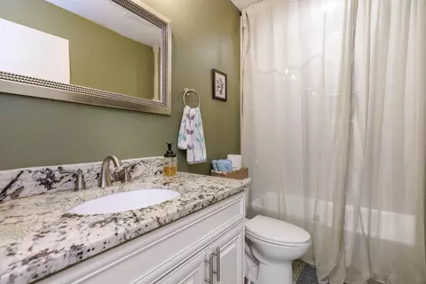 Bath - 812 Beech Dr, Columbus, OH 43235 photo 4 of 4