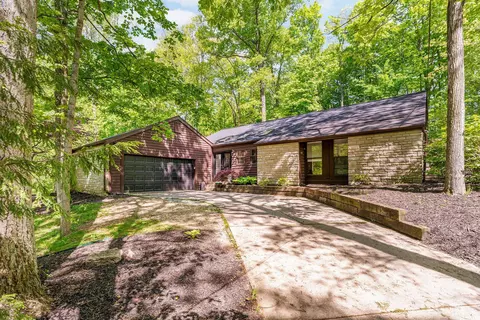 812 Beech Dr, Columbus, OH 43235