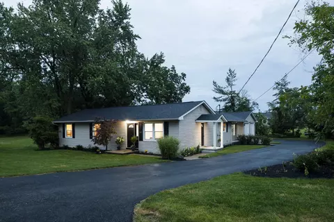 6375 W Mohican Dr, Powell, OH 43065
