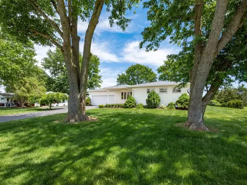 5675 Grove City Rd, Grove City, OH 43123