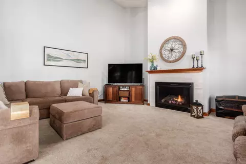 Living - 8024 Millway Loop, Powell, OH 43065 photo 2 of 6