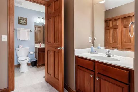 Bath - 8024 Millway Loop, Powell, OH 43065 photo 6 of 8
