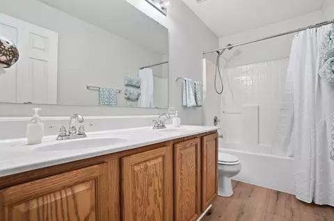 Bath - 280 Pinecrest Dr, Delaware, OH 43015 photo 5 of 7