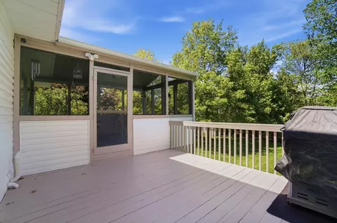 Exterior - 280 Pinecrest Dr, Delaware, OH 43015 photo 5 of 11