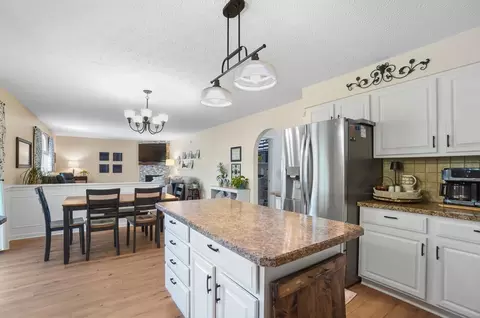 Kitchen - 280 Pinecrest Dr, Delaware, OH 43015 photo 2 of 8