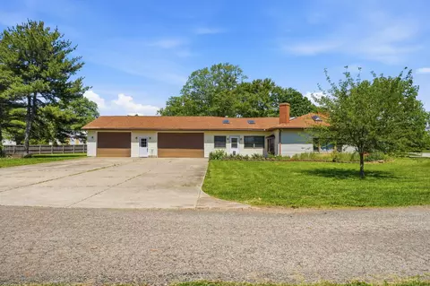 5050 Dacron Pl, Canal Winchester, OH 43110