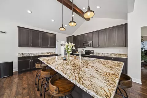 Kitchen - 21746 Winstead Rd, Circleville, OH 43113 photo 2 of 8