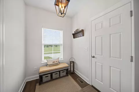 Entry Way - 21746 Winstead Rd, Circleville, OH 43113 photo 6 of 10