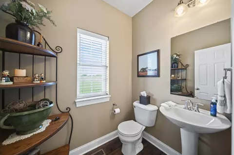 Entry Way - 21746 Winstead Rd, Circleville, OH 43113 photo 8 of 10