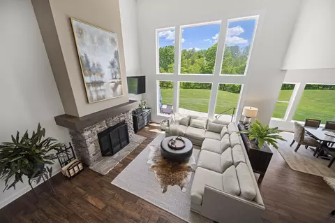 Living - 21746 Winstead Rd, Circleville, OH 43113 photo 6 of 6