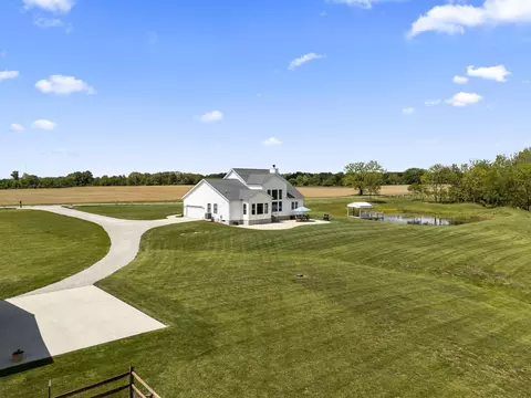Exterior - 21746 Winstead Rd, Circleville, OH 43113 photo 4 of 17