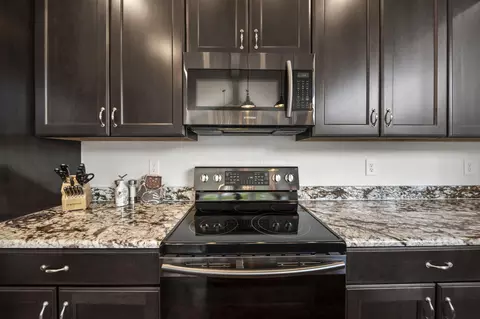 Kitchen - 21746 Winstead Rd, Circleville, OH 43113 photo 7 of 8