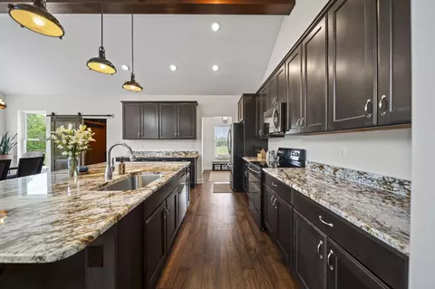Kitchen - 21746 Winstead Rd, Circleville, OH 43113 photo 8 of 8