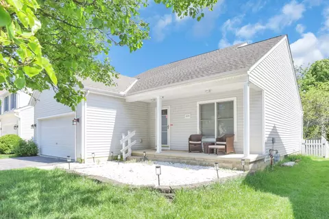 8578 Smokey Hollow Dr, Lewis Center, OH 43035