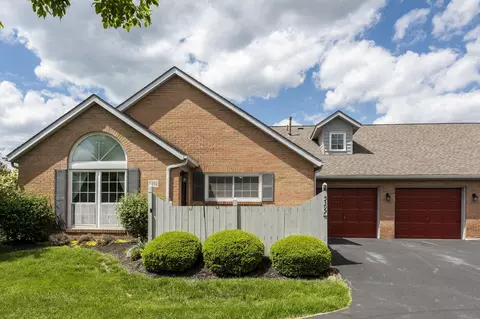 5392 Pond View Dr, Westerville, OH 43081
