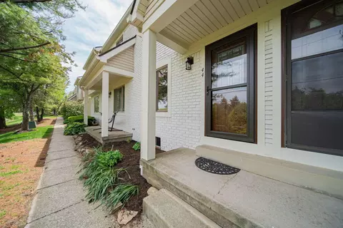 44 Hedgerow Ln, Delaware, OH 43015
