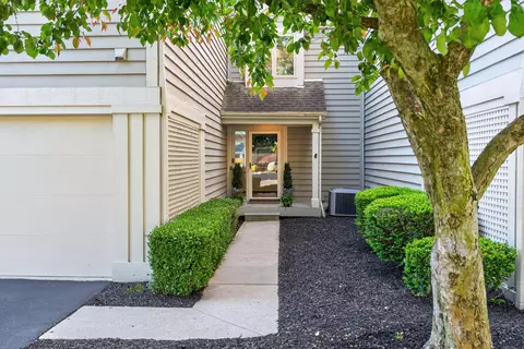 6029 Glenbarr Pl, Dublin, OH 43017