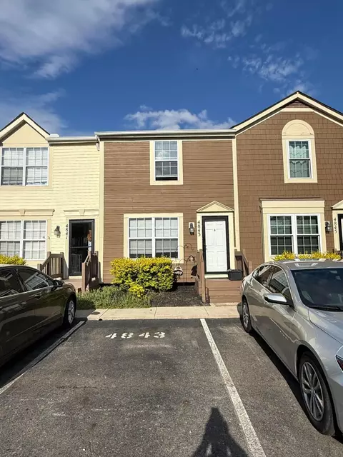 4843 Stoneybrook Blvd #30E, Hilliard, OH 43026