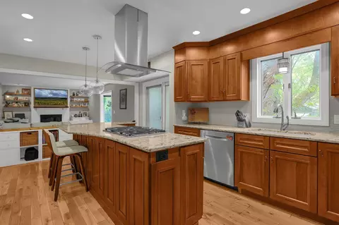 Kitchen - 2411 Sovron Ct, Dublin, OH 43016 photo 6 of 6