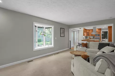 Living - 2411 Sovron Ct, Dublin, OH 43016 photo 2 of 2