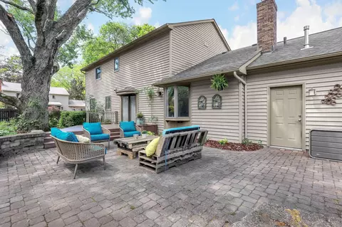Exterior - 2411 Sovron Ct, Dublin, OH 43016 photo 7 of 12