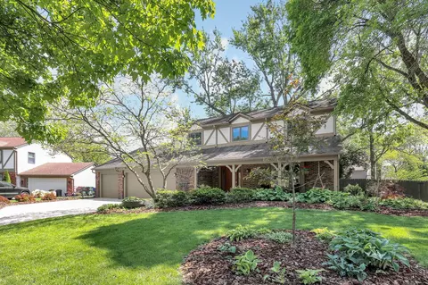 Exterior - 2411 Sovron Ct, Dublin, OH 43016 photo 3 of 12