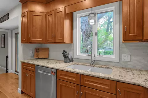 Kitchen - 2411 Sovron Ct, Dublin, OH 43016 photo 3 of 6