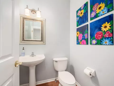 Bath - 6482 Ringsend Ct, Dublin, OH 43016 photo 1 of 5
