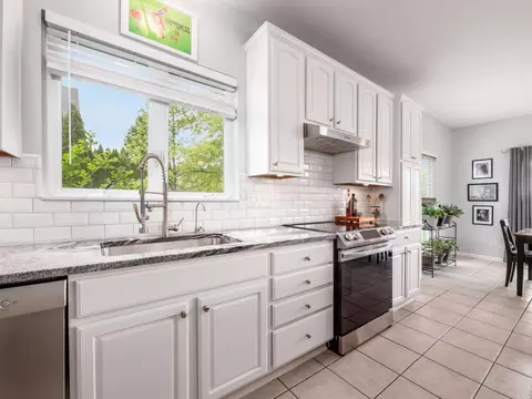 Kitchen - 6482 Ringsend Ct, Dublin, OH 43016 photo 4 of 4