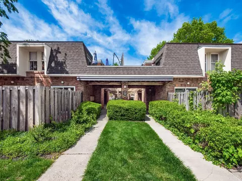 1484 Lafayette Dr #A, Upper Arlington, OH 43220