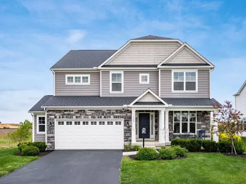 5569 Hibbing Ln, Lewis Center, OH 43035
